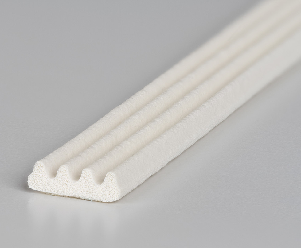 Self-adhesive weatherstrip - Small gap
